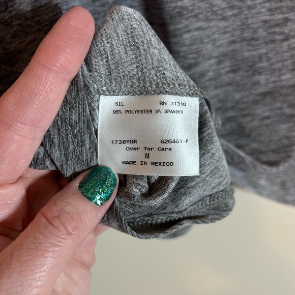 NWT Fortune + Ivy Women Gray 3/4 Sleeve Blouse Silky Flowing size medium - Picture 7 of 7